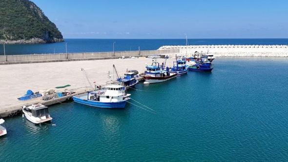 Doğal güzellikleri ile öne çıkan Tarlaağzı Plajı dronla görüntülendi