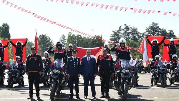 Ankara'da eğitimlerini tamamlayan 67 yunus polisi mezun oldu