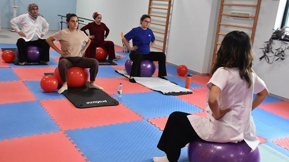 İzmir Şehir Hastanesi'nde gebe egzersiz programı ile doğuma hazırlık