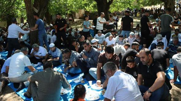 Yapılmadığında köyde ‘uğursuzluk’ yaşandığına inandıkları etkinliği 300 yıldır sürdürüyorlar