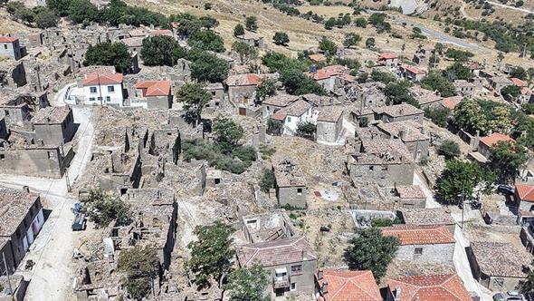 Zamanın gözde yerleşim yeri ‘Dereköy’, hayalet köyü andırıyor