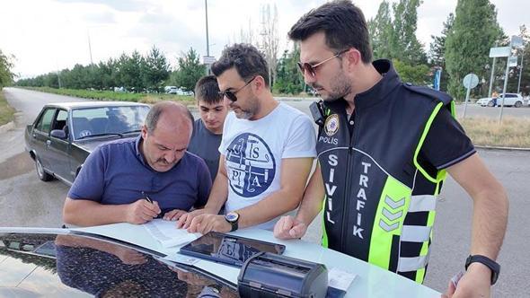 Uygulamadan çağırdığı korsan taksiciyi yakalattı, kendisine de ceza yazıldı