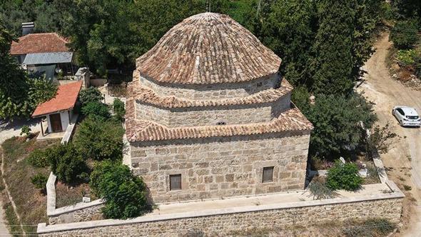 Perge’nin antik taşları, 200 yıllık caminin duvarlarında