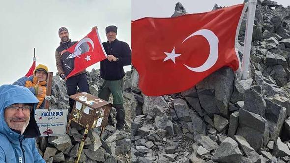 Rize’de Kaçkar Dağı’na 'Zafer’ tırmanışı