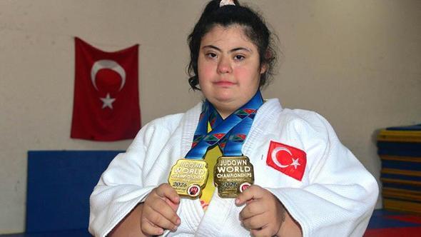 Down sendromlu Zeynep Sude, kendini korumak için başladığı judoda dünya şampiyonu oldu