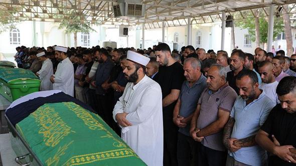Gemi kazasında yaşamını yitiren Nisa toprağa verildi, babası aranıyor