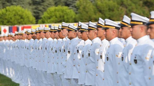 Yalova'da 456 deniz astsubayı mezuniyet sevinci yaşadı