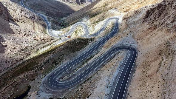 Van-Bahçesaray yoluna yapılacak 13 kilometrelik tünelin etüt ve sondaj çalışmalarına başlandı