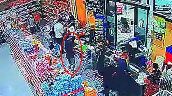 Düğünde takıları çalan şüpheli tahliye oldu, marketten hırsızlık yaparken yakalandı