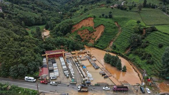 Rize’de sağanak, sel ve taşkınlara yol açtı