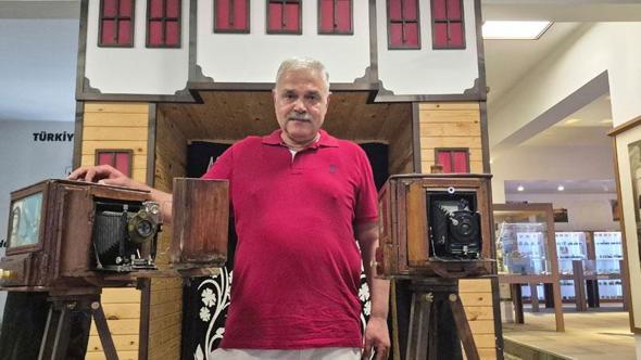 Fotoğrafçı babasından kalan 100 yıllık makinelerin tamiri için Almanya'dan Malatya'ya geldi