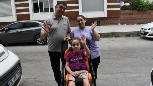Serebral palsili Yağmur'un tek hayali arkadaşları gibi yürüyebilmek