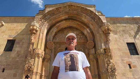 Ziyaretçiler 'boş taşa bakmasın' diye 798 yıllık mirasın gönüllü elçiliğini yapıyor
