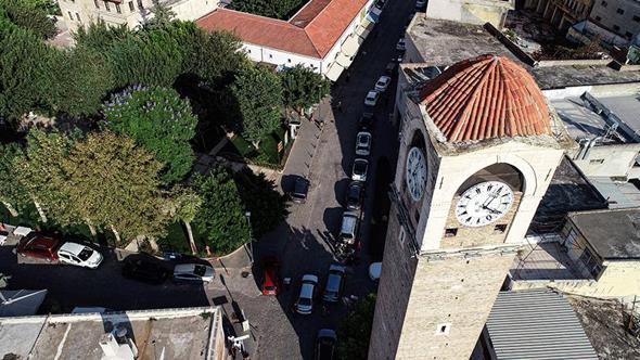 Türkiye'nin en yüksek saat kulesinin yer aldığı cadde trafiğe kapatıldı