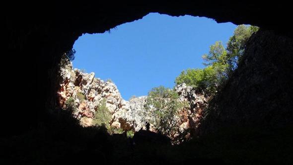 Doğaseverler 'Tepesi Delik Obruğu'na hayran kaldı