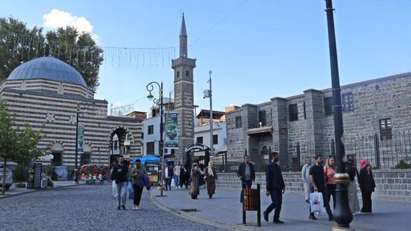 Terörsüz Türkiye sürecinde Diyarbakır’a turist akını; 8 ayda 1,3 milyon ziyaretçi