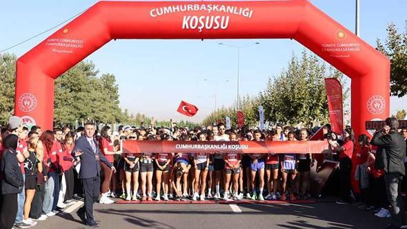 Ankara’da ‘Cumhurbaşkanlığı Yarı Maratonu’ coşkusu