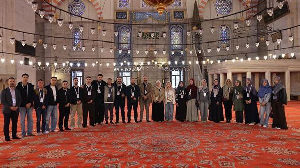 Kosovalı 18 öğrenci ‘Hayal Et, Keşfet, Vakfet Gençlik Projesi' kapsamında Türkiye’de