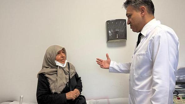 Karnından 30 santimlik tümör çıktı