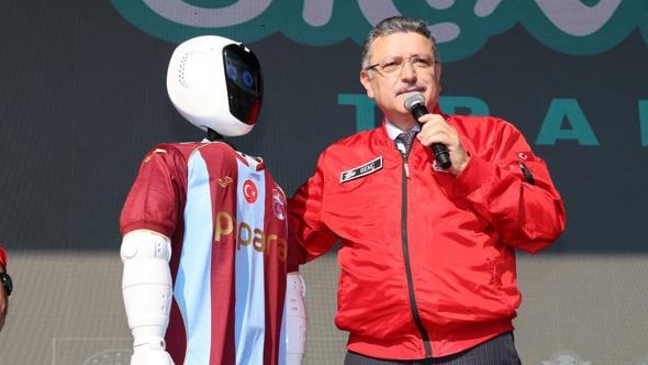 BilimFest Trabzon'da açılışı yapay zeka robot yaptı