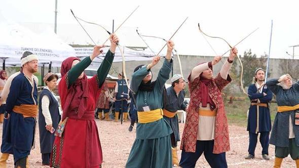 Geleneksel Türk Okçuluk Türkiye Şampiyonası 3’üncü gününde sürüyor