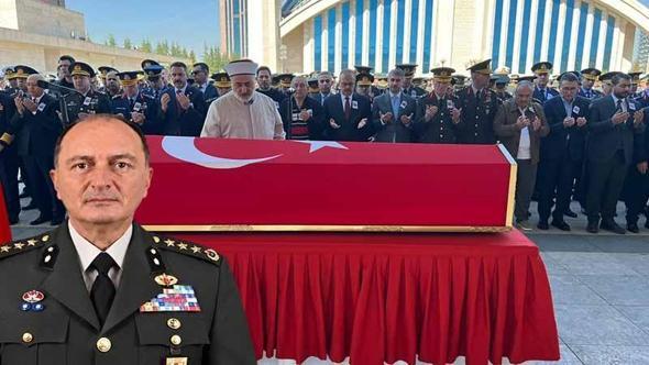 Ankara'da kazada şehit olan Albay Gökgöz, son yolculuğuna uğurlandı