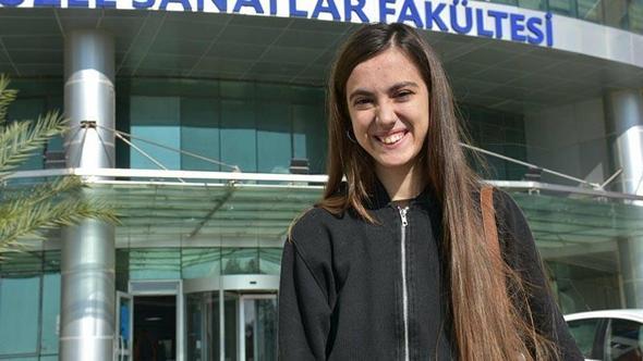 Konuşmaya başlamadan resim yapmayı öğrenen otizmli Eylül, Güzel Sanatlar Fakültesi'ne başladı
