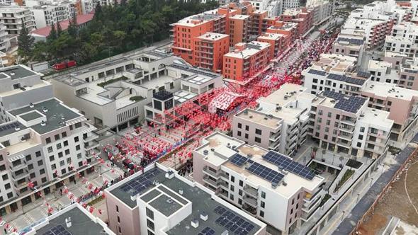 Depremle sessizliğe bürünen Atatürk Caddesi'nde 3 yıl sonra 29 Ekim coşkusu