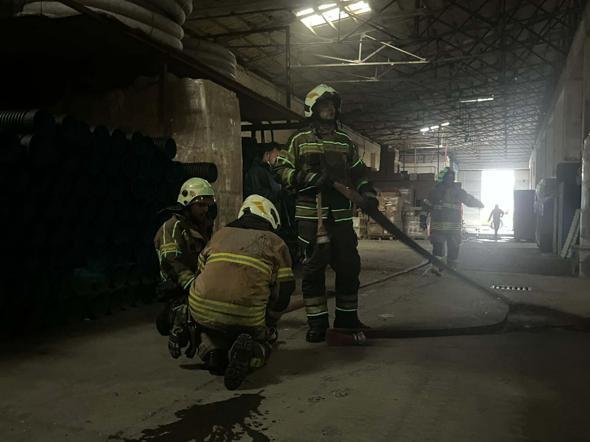 İzmirde depo yangını kontrol altında