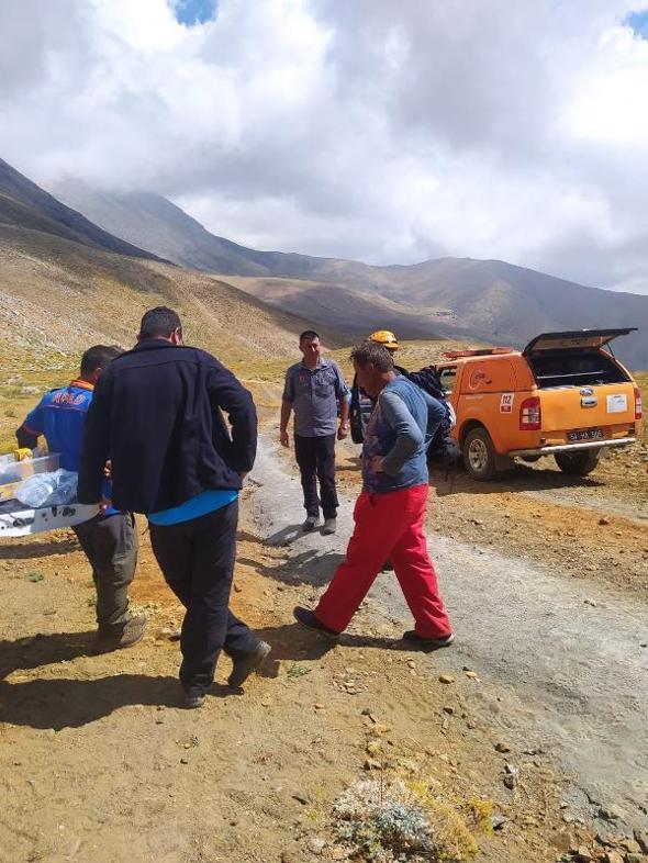 Aladağlar’da kaybolan dağcı, 10 saatte kurtarıldı