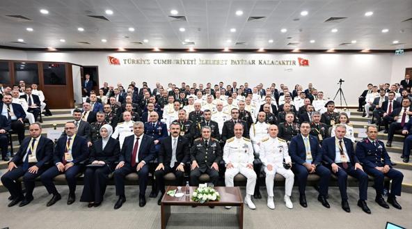 Orgeneral Bayraktaroğlu, Milli Güvenlik Konferansında konferans verdi