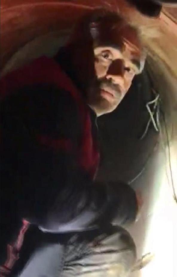 İtfaiye başçavuşu boru içinde 200 metre sürünüp hayat verdiği işçiyle görüştü