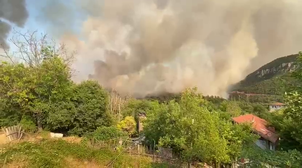 Karabükte orman yangınına müdahale sürüyor; 10 köy boşaltıldı, 55 hektar alan zarar gördü