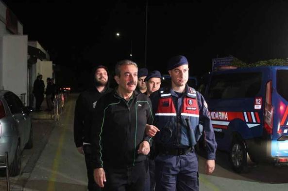 Çukurova Belediyesine operasyonda gözaltına alınan 49 şüpheli adliyede