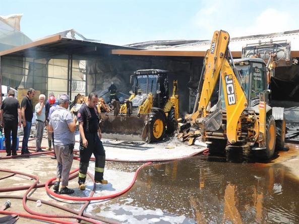 Antalyada fide üretim tesisinde yangın