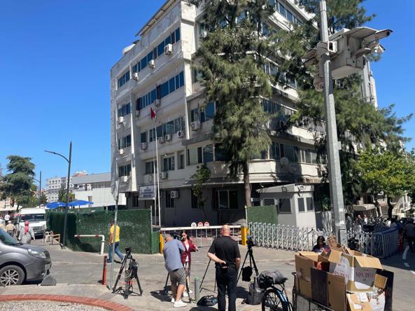 İzmirdeki yolsuzluk operasyonunda gözaltı sayısı 130a yükseldi