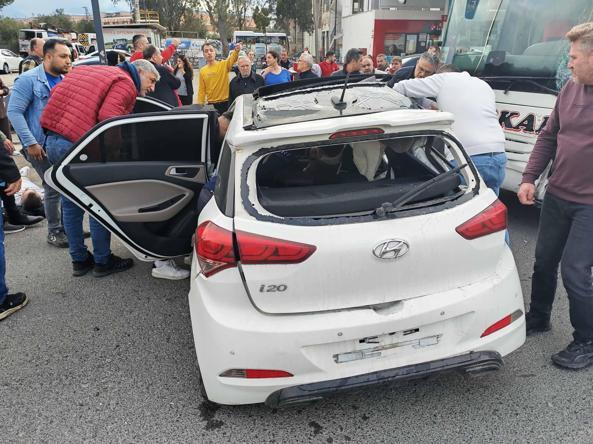 Yolcu otobüsü, otomobile çarptı; 1'i çocuk 3 yaralı - Gündem Haberleri
