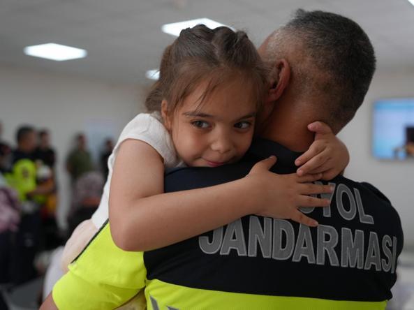 Düzcede jandarma ekiplerine Babalar Günü sürprizi