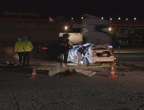 Kontrolden çıkıp, takla atan otomobilin çarptığı TIR şoförü öldü