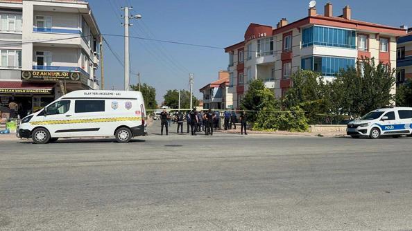 Otomobile binerken silahlı saldırıya uğrayan baba ile 11 yaşındaki oğlu öldü