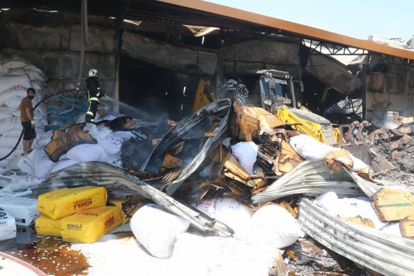 Antalyada fide üretim tesisinde yangın