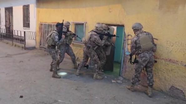 Ankara’da sosyal medyada silahlı paylaşım yapanlara operasyon: 23 gözaltı