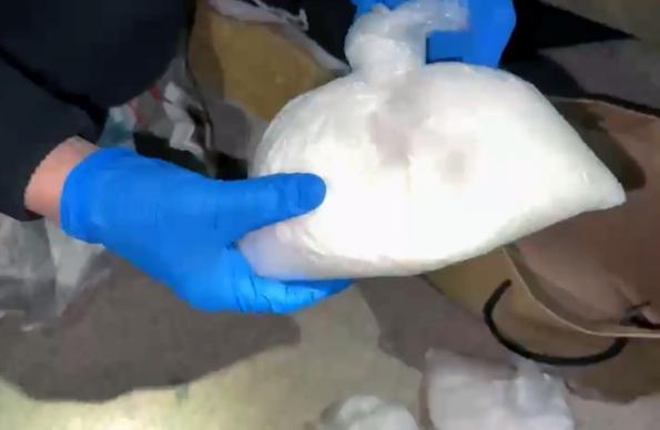 Evinde ve aracında uyuşturucu bulunan şüpheli tutuklandı