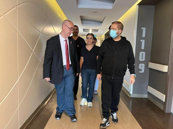 Azerbaycanlı Zahid, eşinin böbreği ile Türkiye’de sağlığına kavuştu