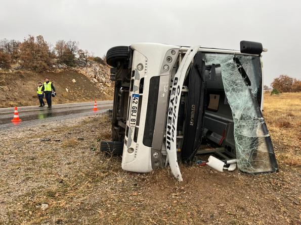 Konyada okul servisi devrildi; 28i öğrenci 29 yaralı