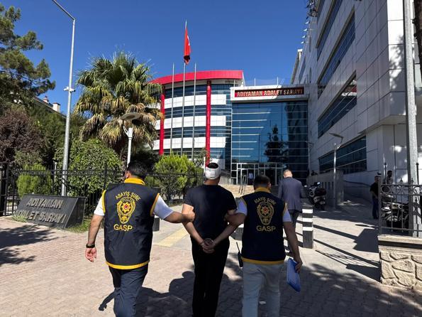 Sevgilisini darbederken araya giren kişiyi bıçaklayan şüpheli tutuklandı