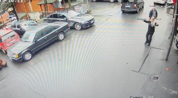 Maslak’ta eski ortağının iş yerini silahla bastı; tehdit edip soyundu