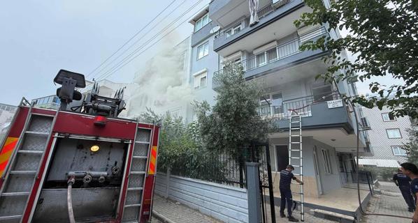 Tartıştığı arkadaşı ile onun ağabeyinin dairelerini ateşe verdi