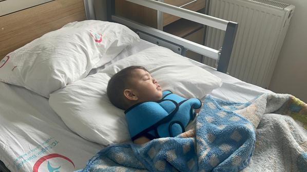 Çöp konteynerine düşen çocuğun sağlık durumu iyi