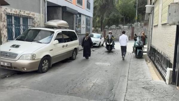 Beyoğlu’nda kardeşinin ölümünden sorumlu tuttuğu akrabası tarafından silahla vuruldu yerde tekmelendi; o anlar kamerada